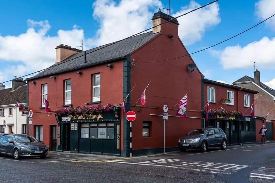 The Auld Triangle Loughrea Exterior foto
